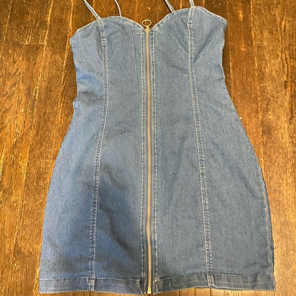 Forever 21 Dresses & Skirts - Denim Zip up dress!!